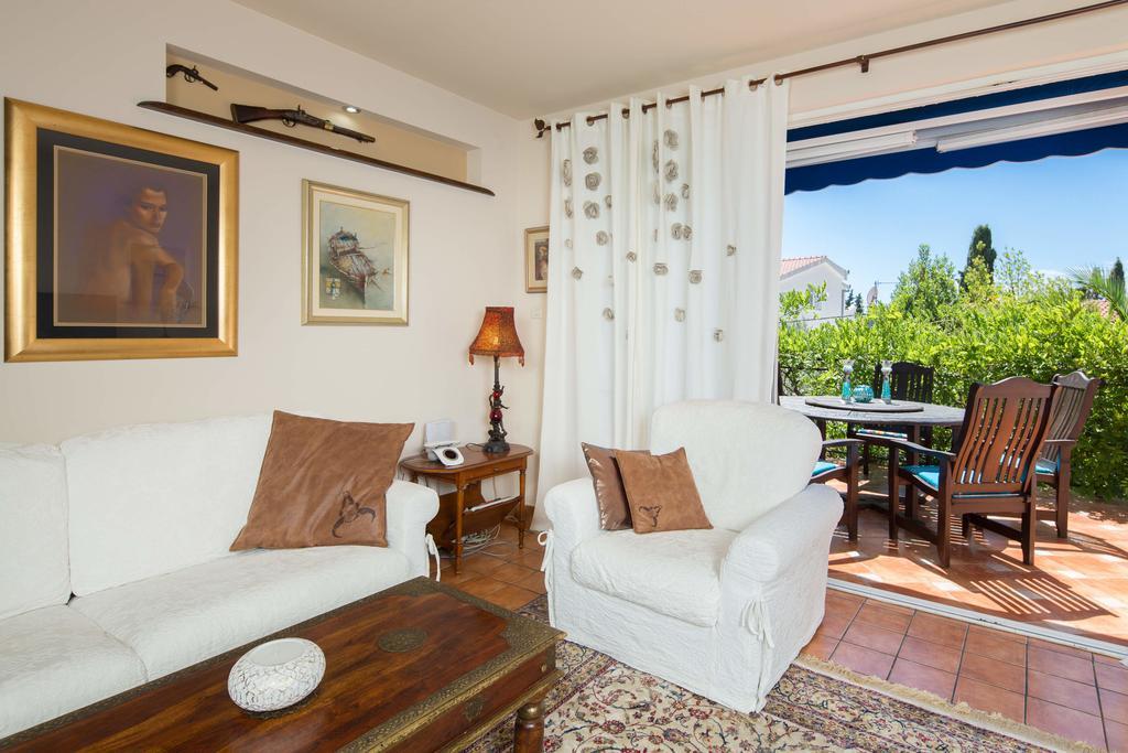 Villa Em Trogir Exterior photo